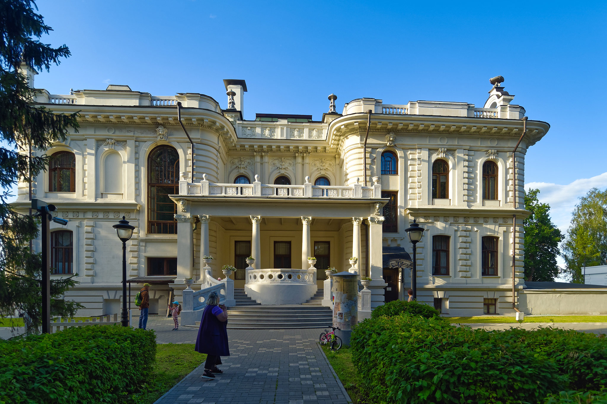Дом фабриканта Асеева. Построен в 1905 году. (Aseyev mansion. Built in 1905)